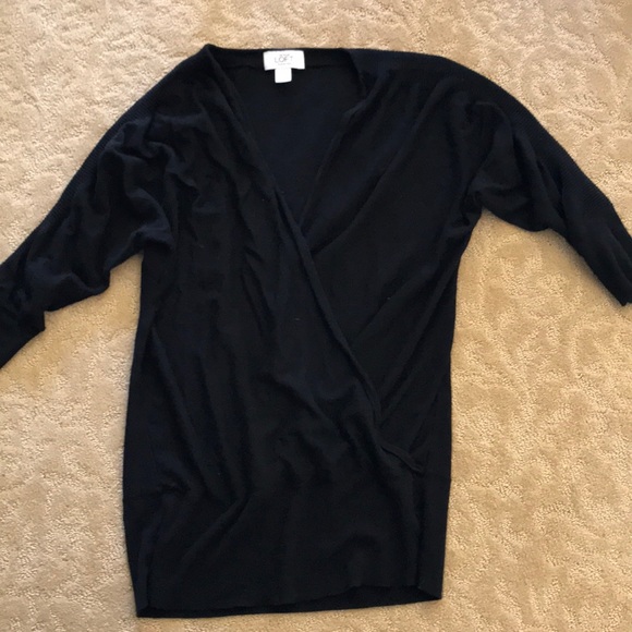 2 small maternity sweaters - Picture 7 of 8